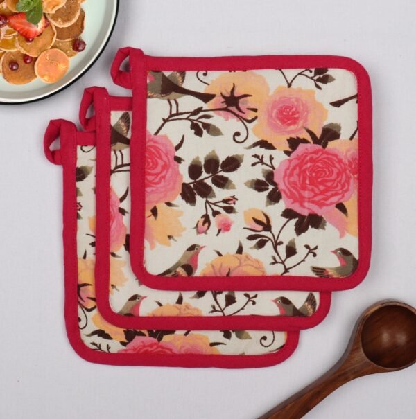 Floral Elegance Cotton Pot Holders – Set of 3